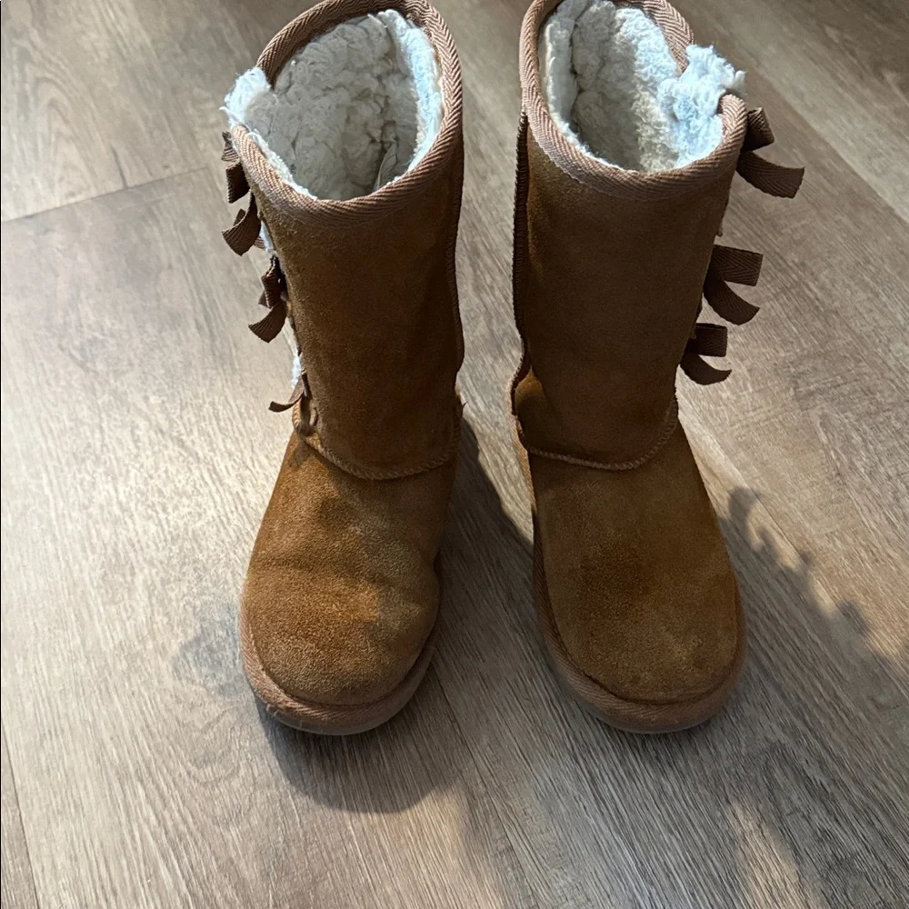 Koolaburra by UGG boots size 12